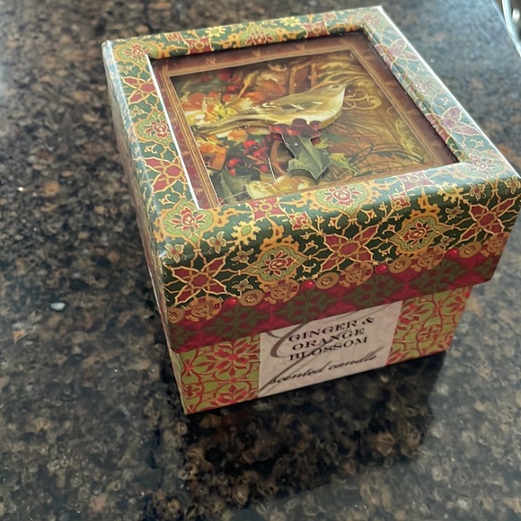 Ginger and orange blossom scented candle. - Picture 4 of 4